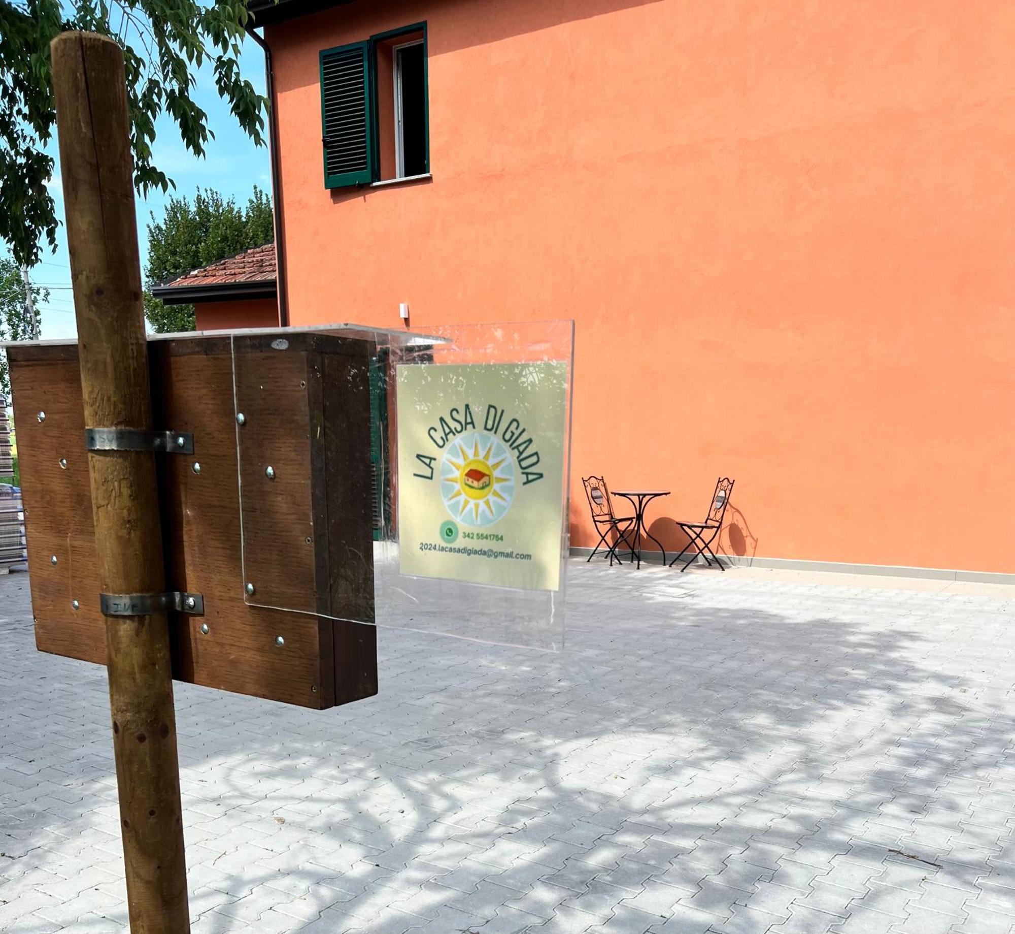 Guesthouse La Casa Di Giada Имола Экстерьер фото